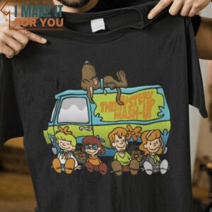 Snooby-Doo Scooby-Doo Peanuts Mashup T-Shirt, Trendiest Halloween Graphic Tees for Men