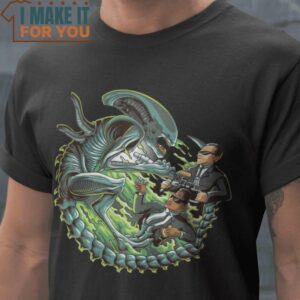 Men vs Alien Men In Black Xenomorph Alien Mashup T-Shirt, Halloween Vintage Graphic Tee